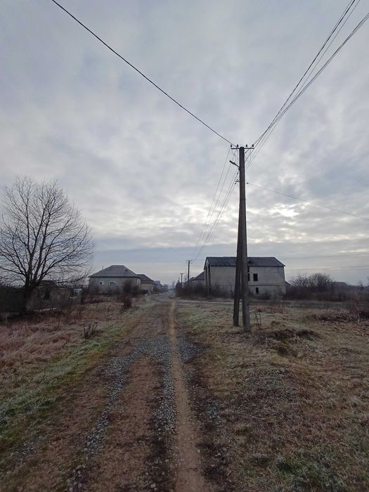 Продам участок в селі Ключарки  15,7 соток під будівництво.
