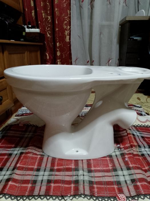 Продам унітаз без бачка