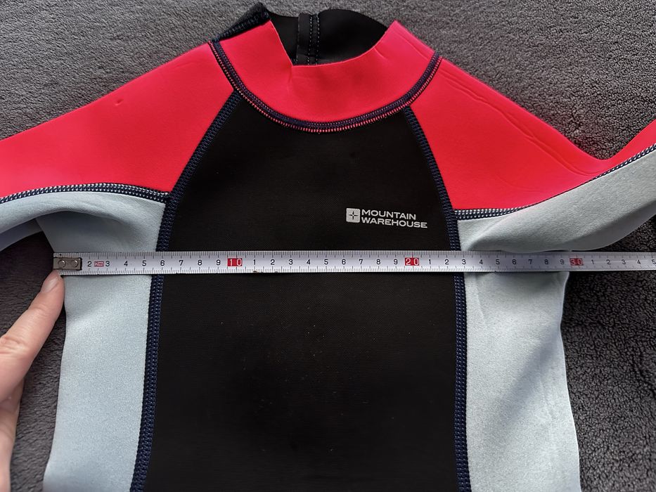 Strój pianka do pływania, nurkowania kombinezon neoprenowy r. 3-4 lata