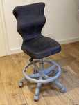 Ergonomiczny fotel dzieciecy Entelo - szary, na gwarancji