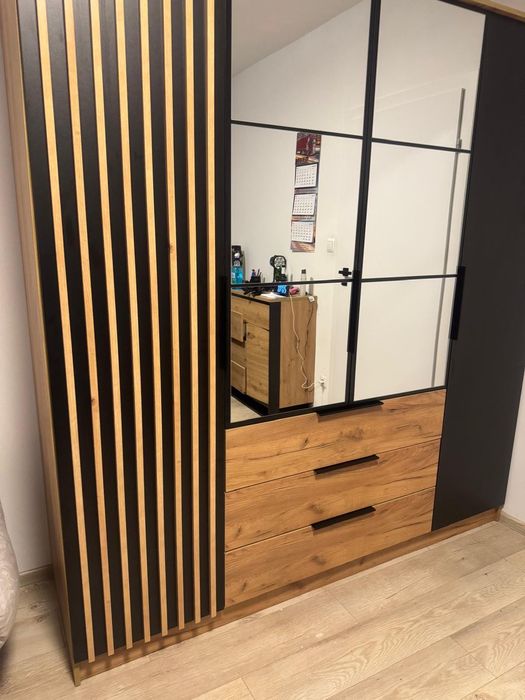 Szafa uchylna Sorento