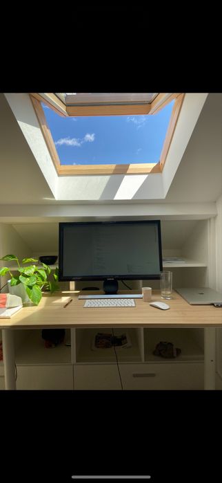 Markus Cadeira de secretária + secretária + samsung UHD