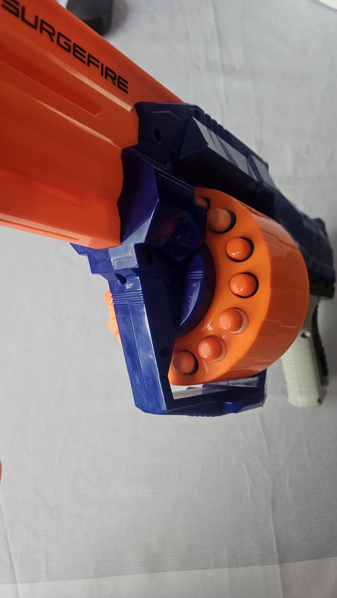 Автомат Nerf surgefire на 15 куль