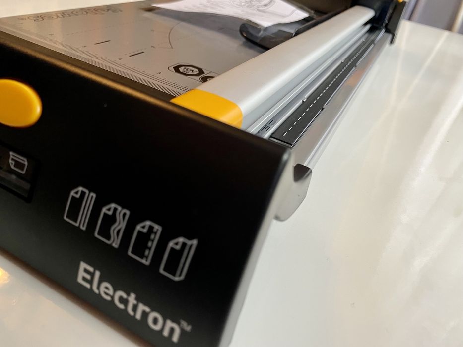 Trymer gilotyna do papieru Fellowes Elektron A4