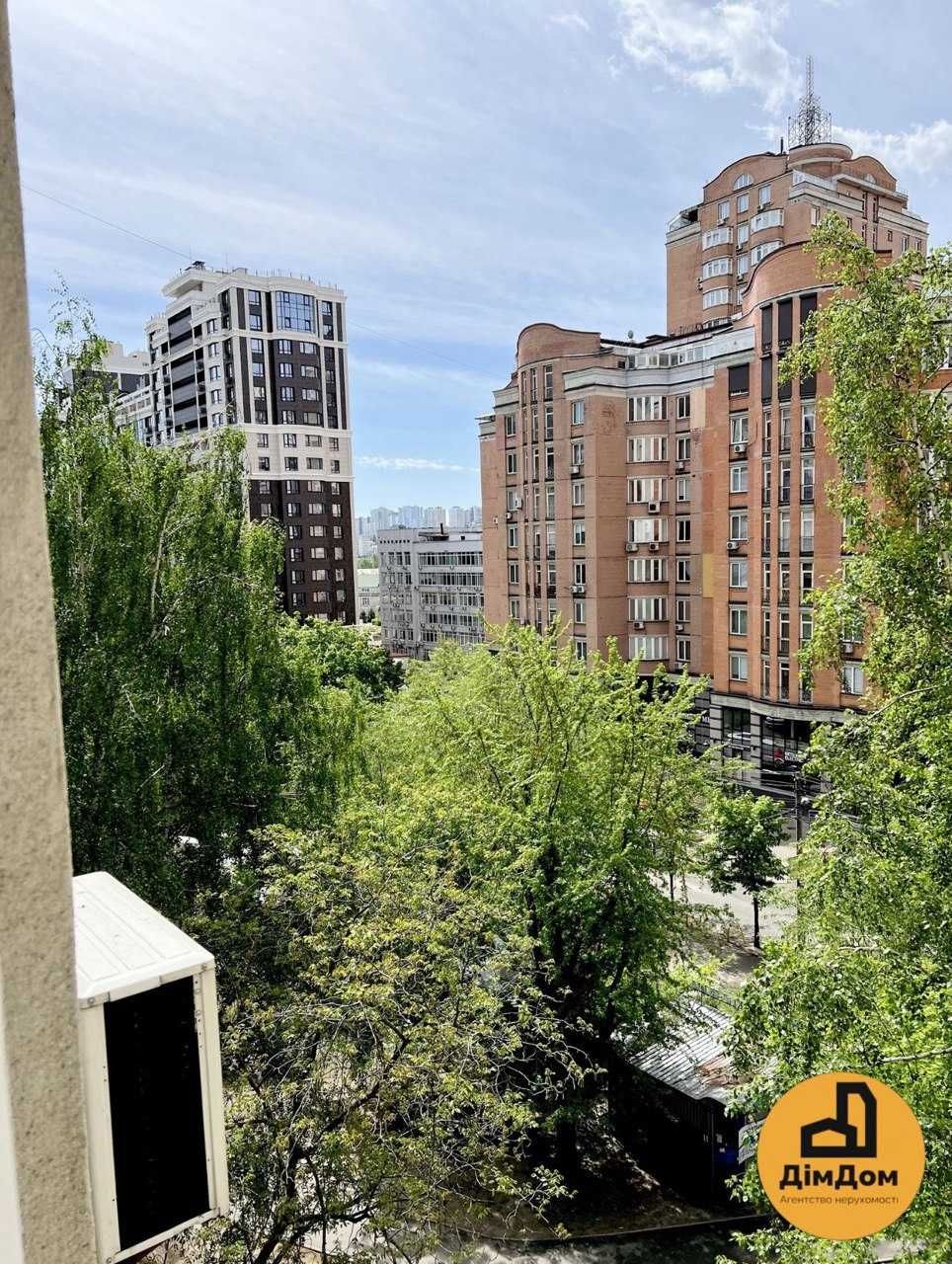 Продаж 1к квартири з євроремонтом по вул. Золотоустівській, 46