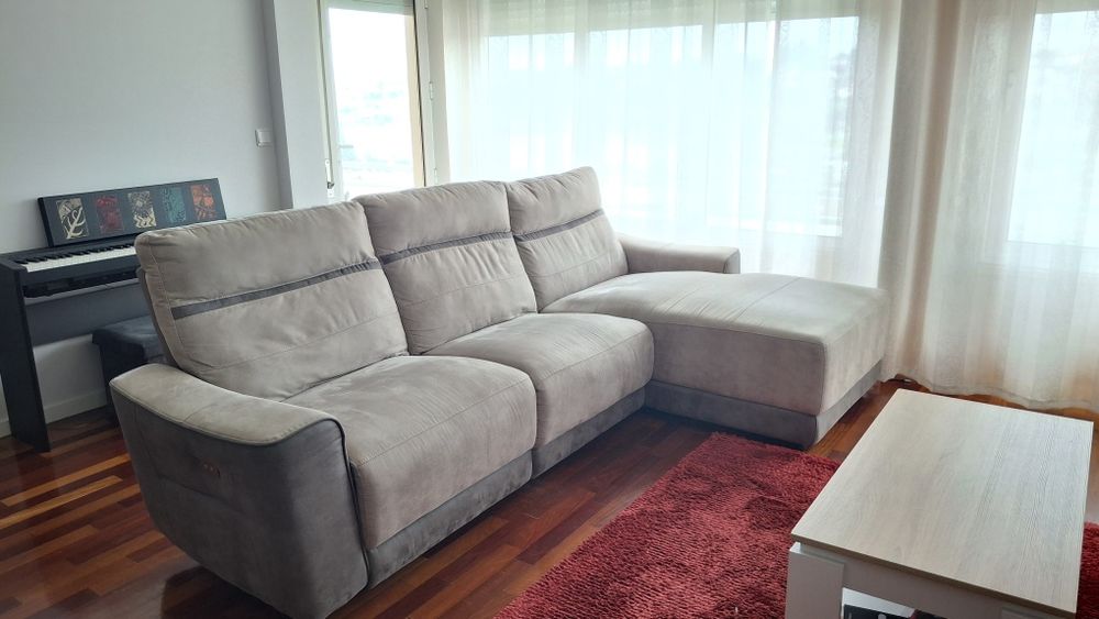 Sofa 3 lugares microfibra elétrico com chaise longue