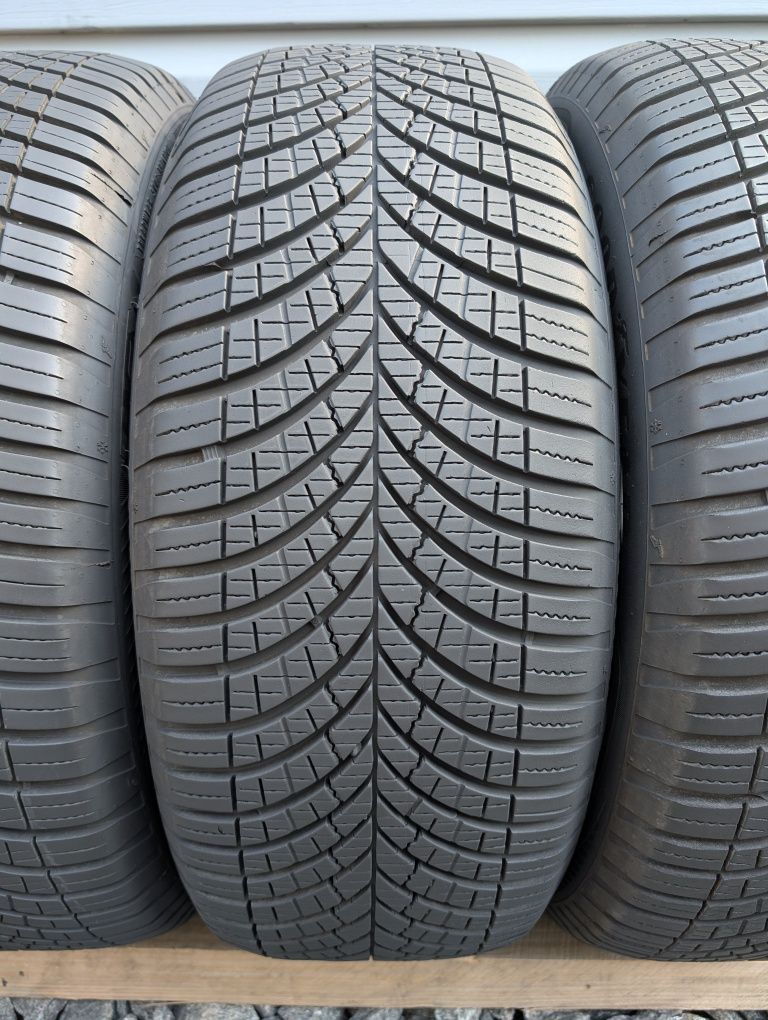 Комплект всесезонніх шин Goodyear 225/55 R18 225*55 18 Vector 4 season