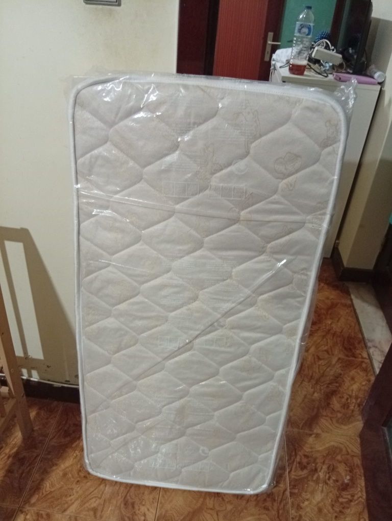 Cama de bebe como nova