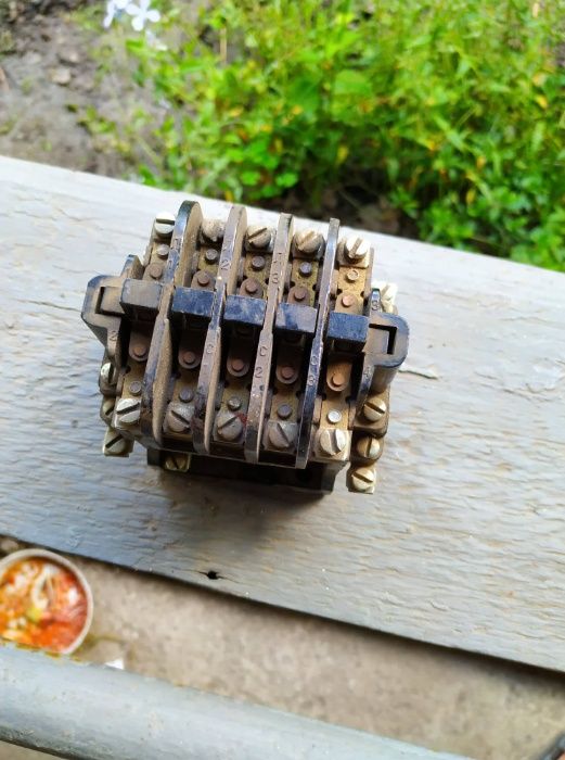 магнитний пускатель пмло 1-32 и ПМЕ 211,