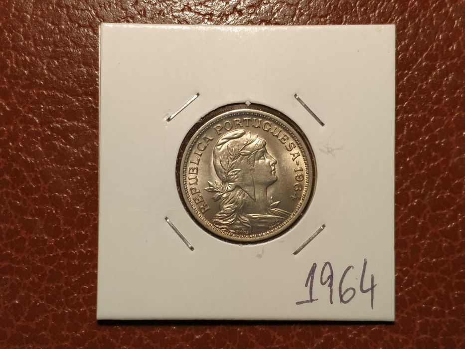 A379 moeda de 50 centavos de 1964 em alpaca - Portugal