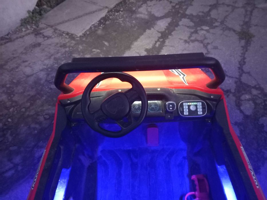 Продається дитяча машина