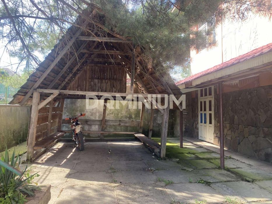 Продається торговий комплекс "Чорна гора" в с. Мала Копаня