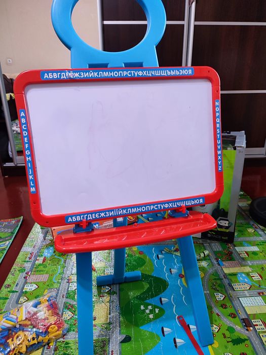 Дошка знань, магнітна дошка з цифрами  та буквами