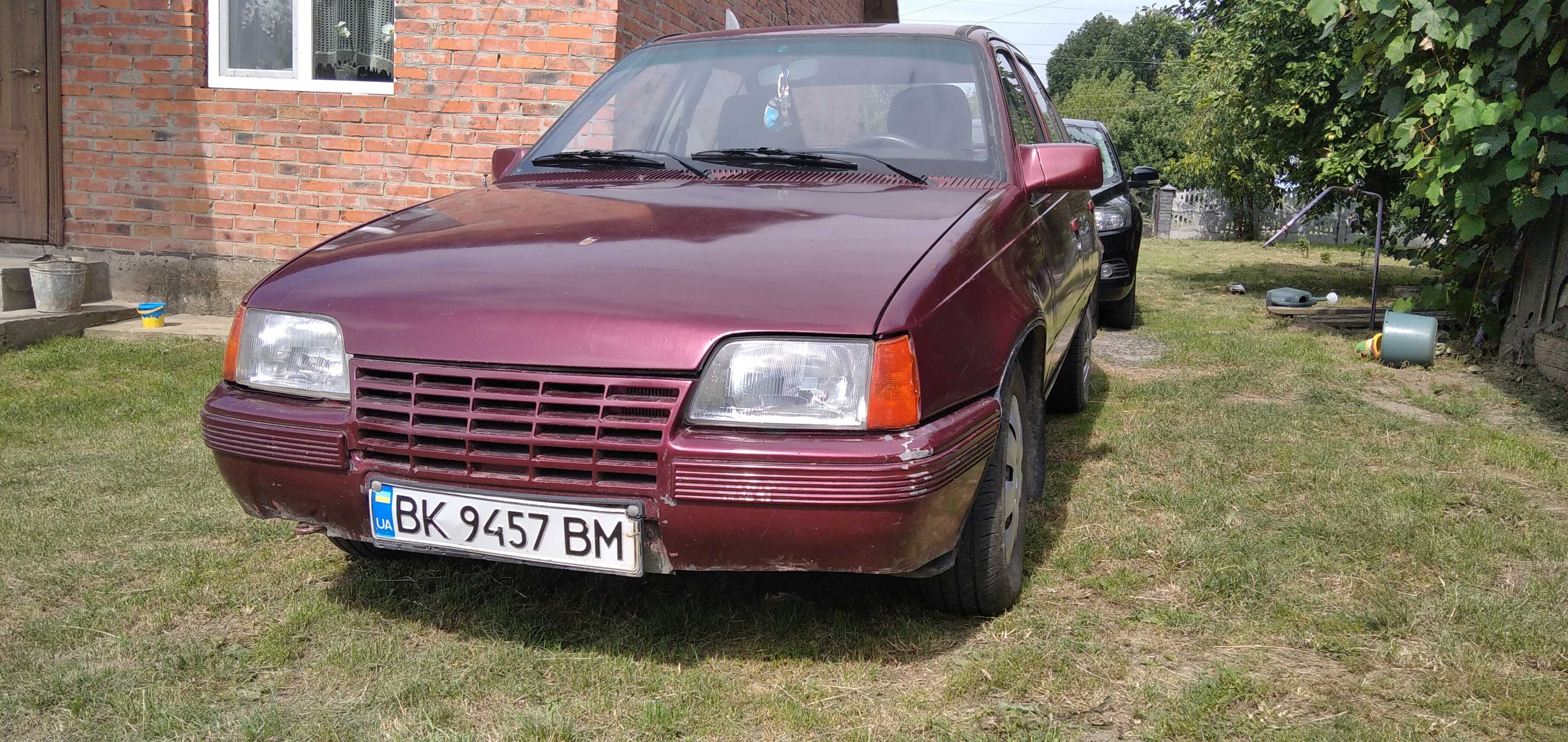 Автомобіль OPEL KADETT хетчбек 1.3 бензин 1985