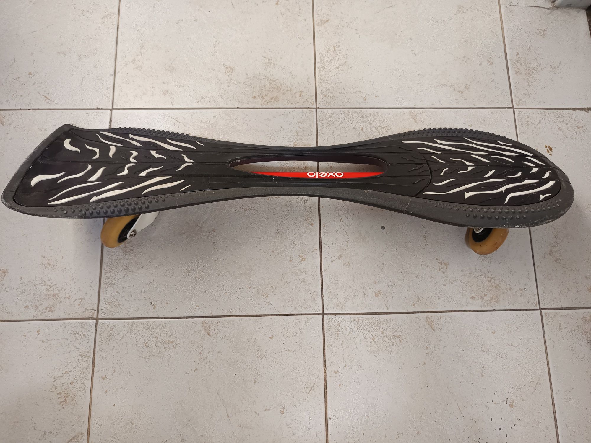 Skate com luzes e wavebord