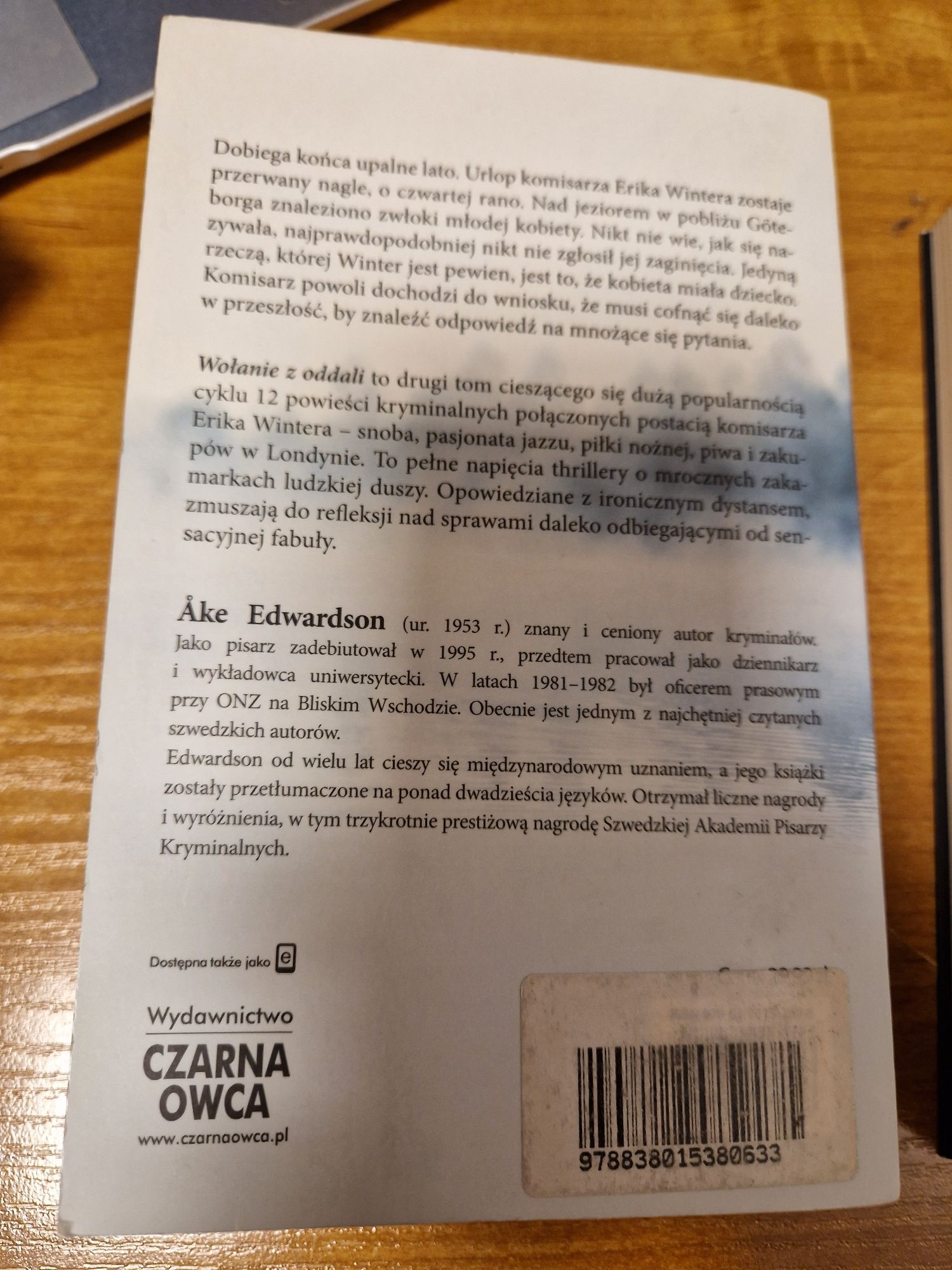Książka Wołanie z oddali ake edwardson