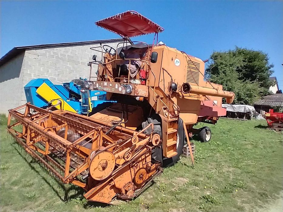 Kombajn zbożowy BIZON super Z056
