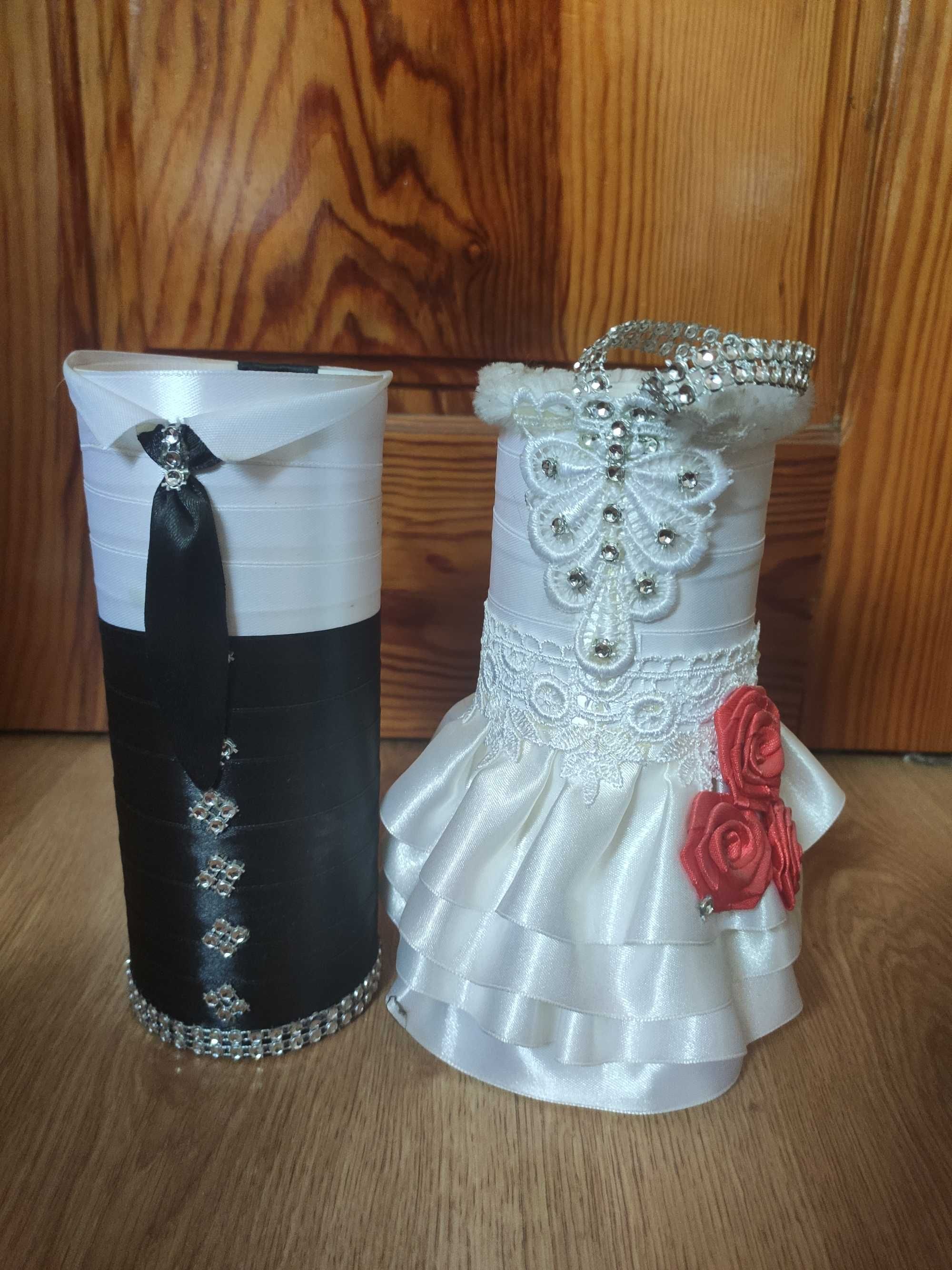 Ubranie na wódkę, ozdoba na alkohol stół weselny dekoracja na wesele