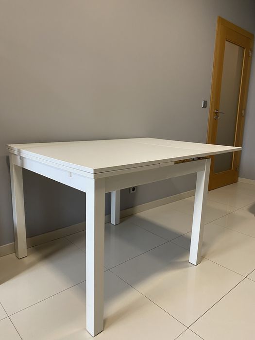 Mesa extensivel e 4 cadeiras