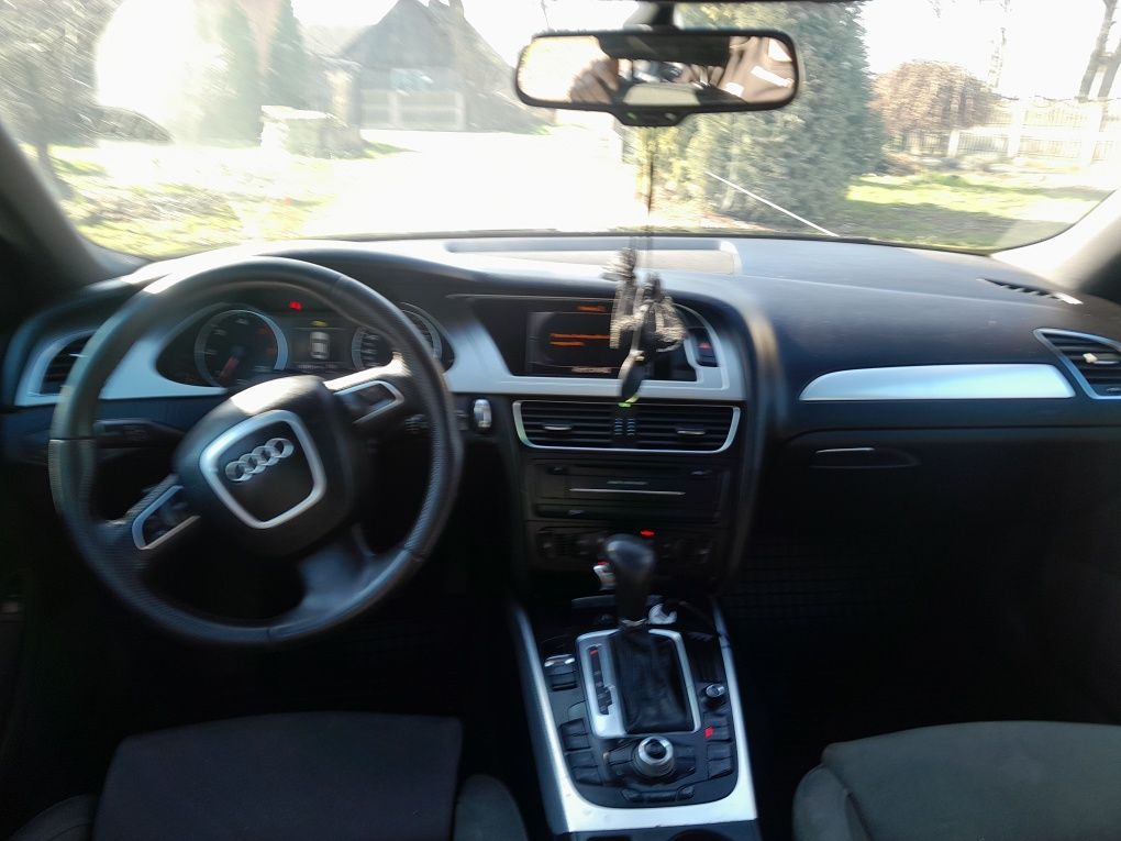 Audi A4B8 2.7tdi automat navi klimatronic czujniki parkowania