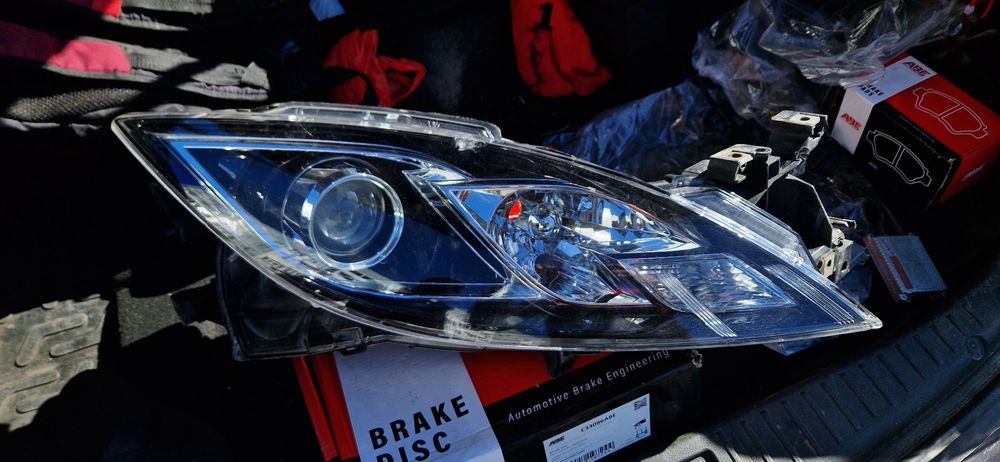 Права фара mazda GH ксенон