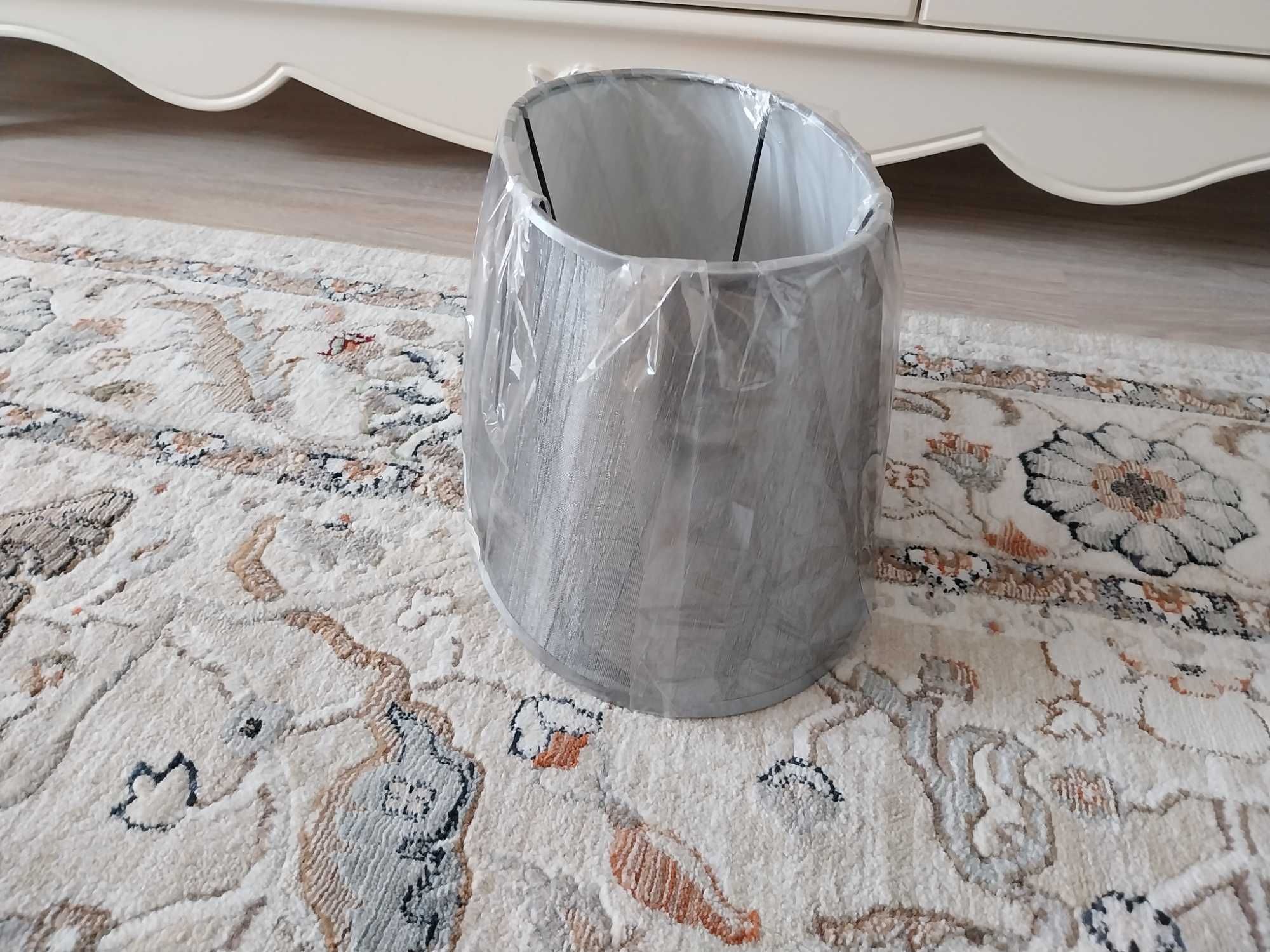 elegancki, szary klosz do lampki