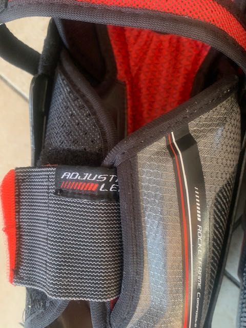 Nagolenniki hokejowe CCM FT1 Jet speed 12" 30 cm JUNIOR 142-157 cm