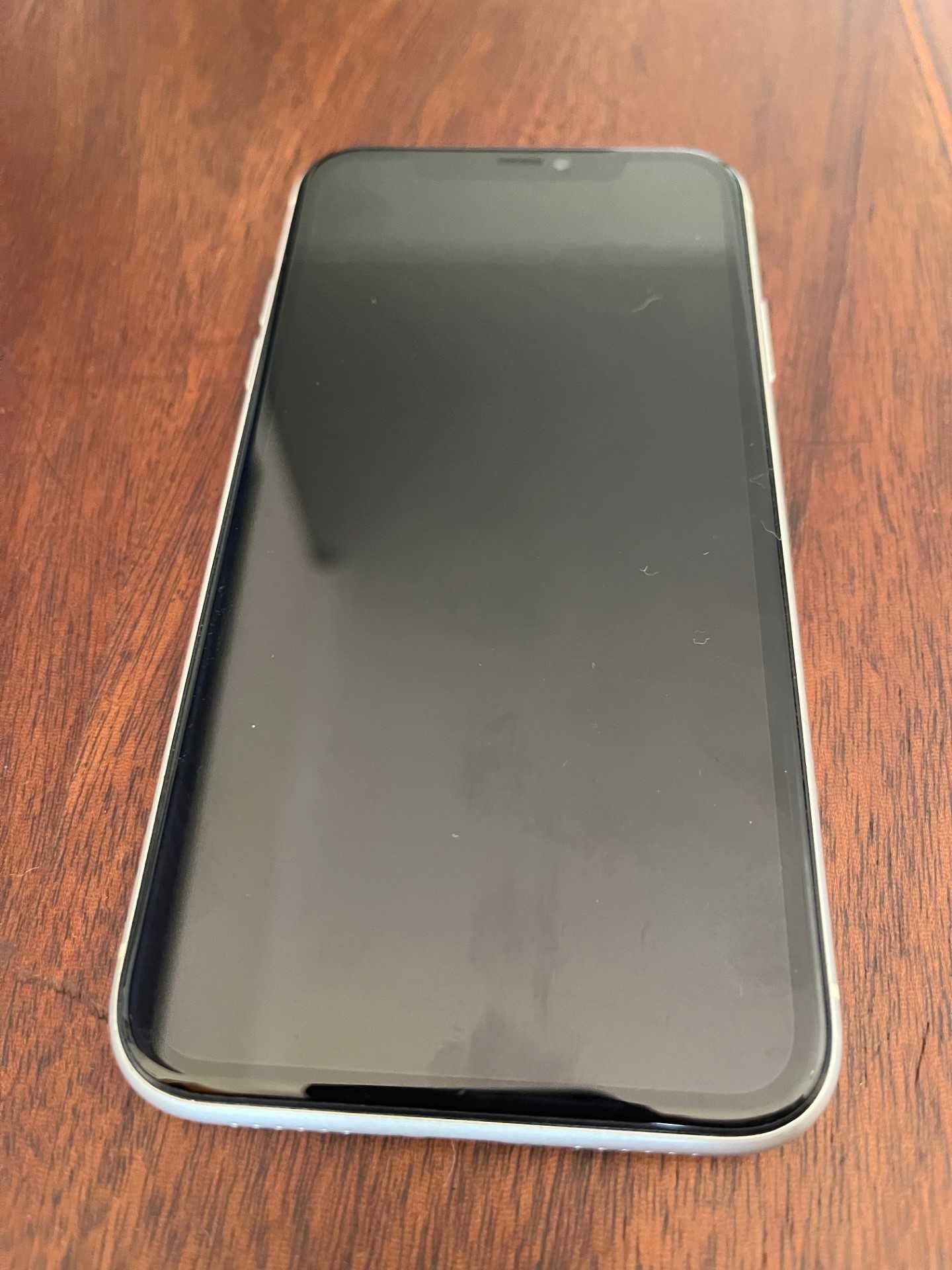 IPhone 11 64GB, Branco