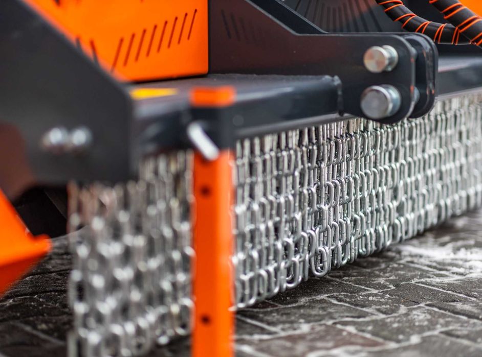 Mulczer leśny ORKAN R4 RAPTOR wgłębny, frez stały ząb ML 180