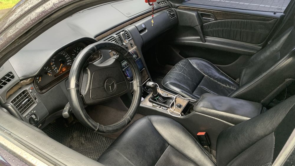 мерседес 210 в стані