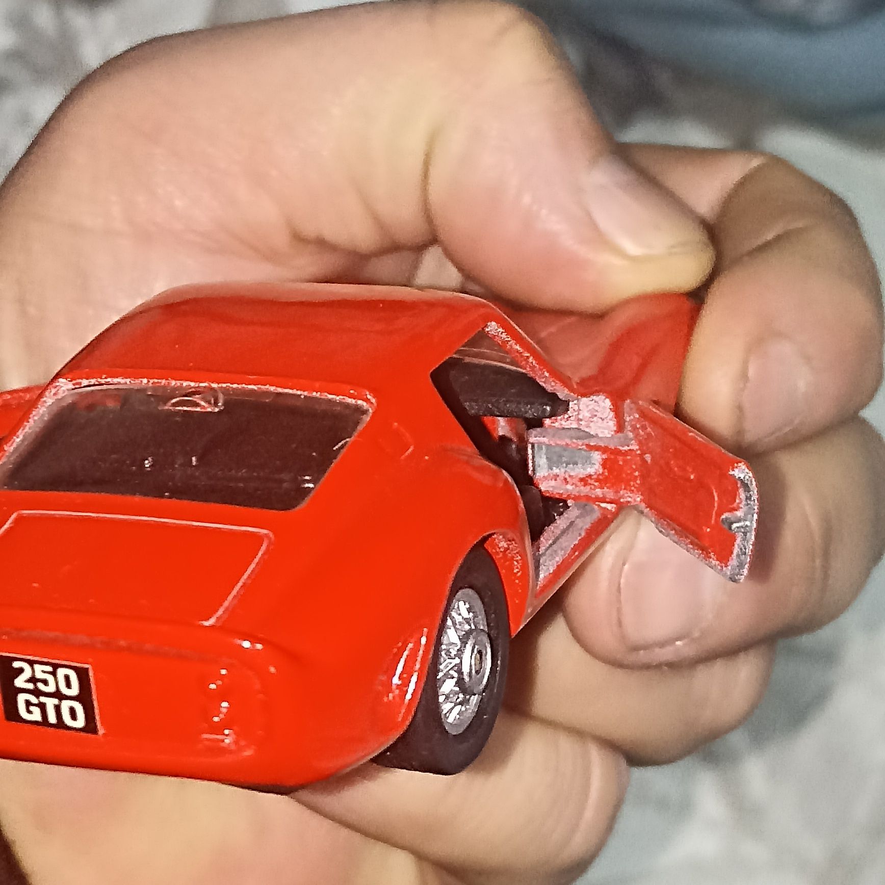 Miniatura de Ferrari 250 GTO Maisto Shell escala 1/38