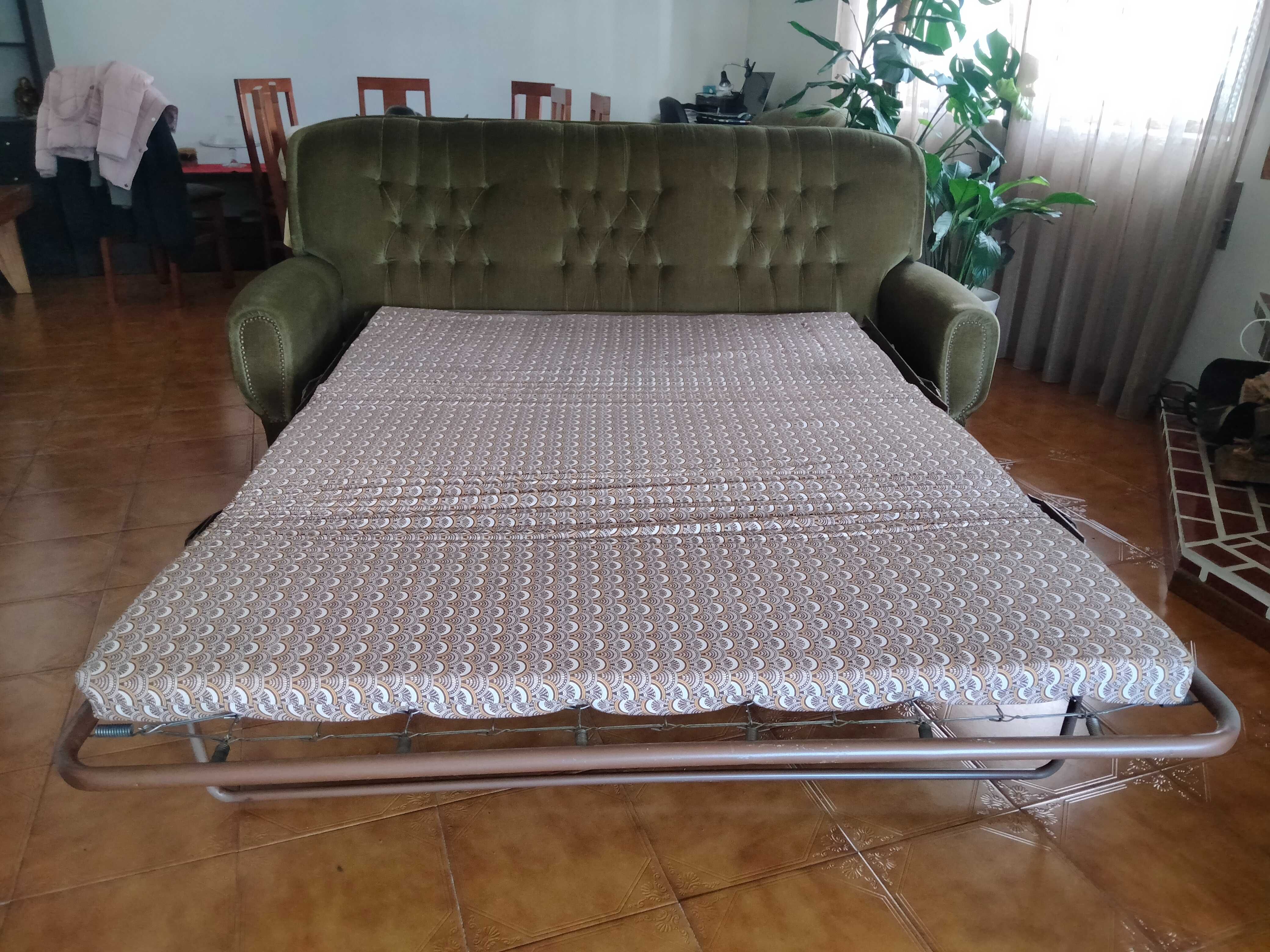 Terno sofás cama vintage