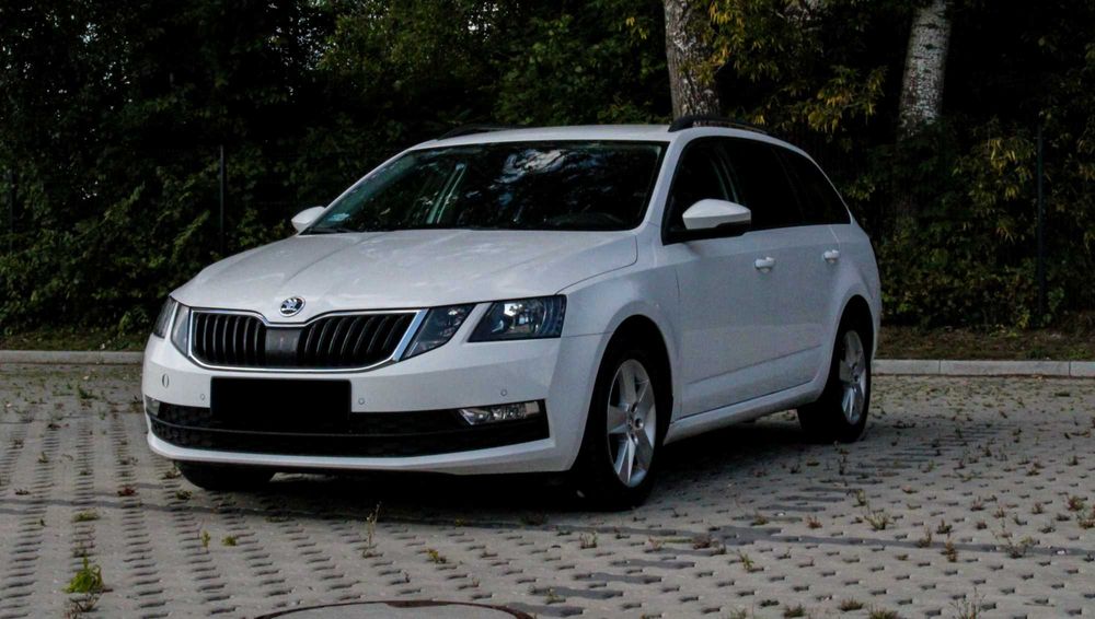 WYNAJEM ŠKODA OCTAVIA kombi – 1.6 diesel 110 KM – manual WYPOŻYCZALNIA