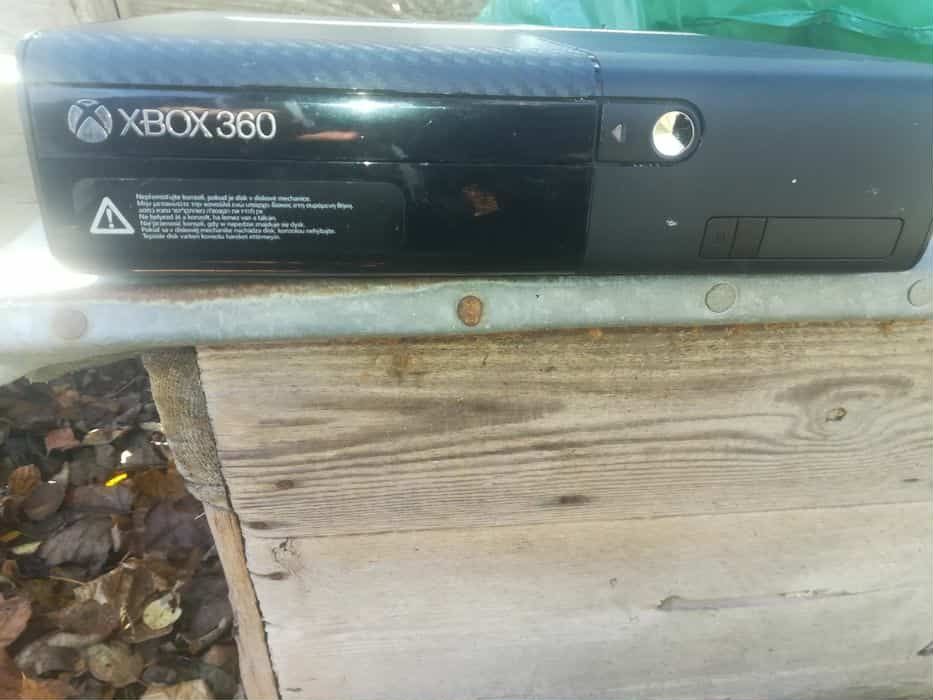 Xbox 360 slim e + elite