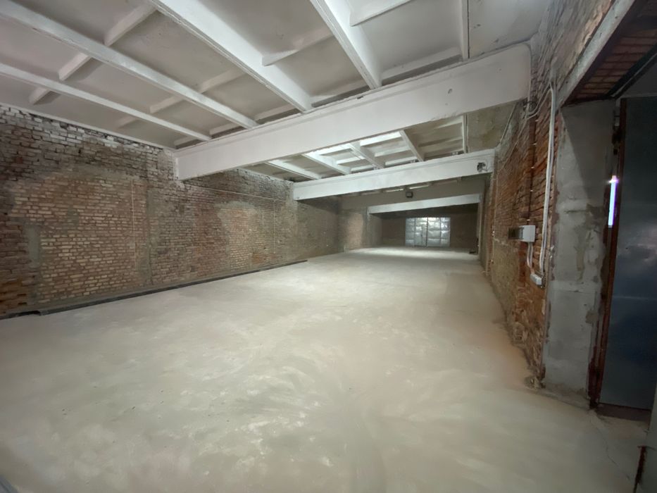 Автосервіс,станція обслуговування вантажних автомобілів