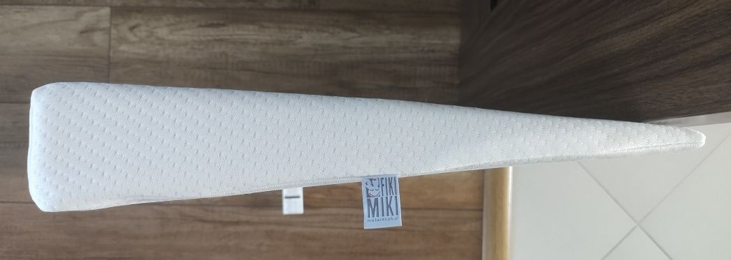 Łóżeczko drewniane z szufladą 120x60 cm białe + dodatki