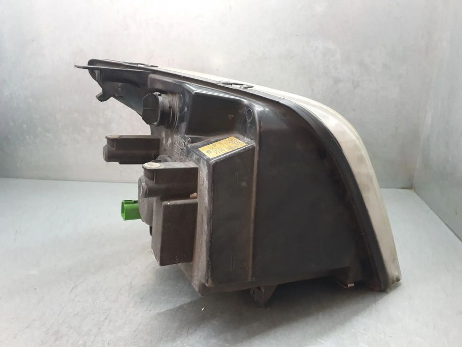 Ótica / farol esquerda FORD Tourneo Connect