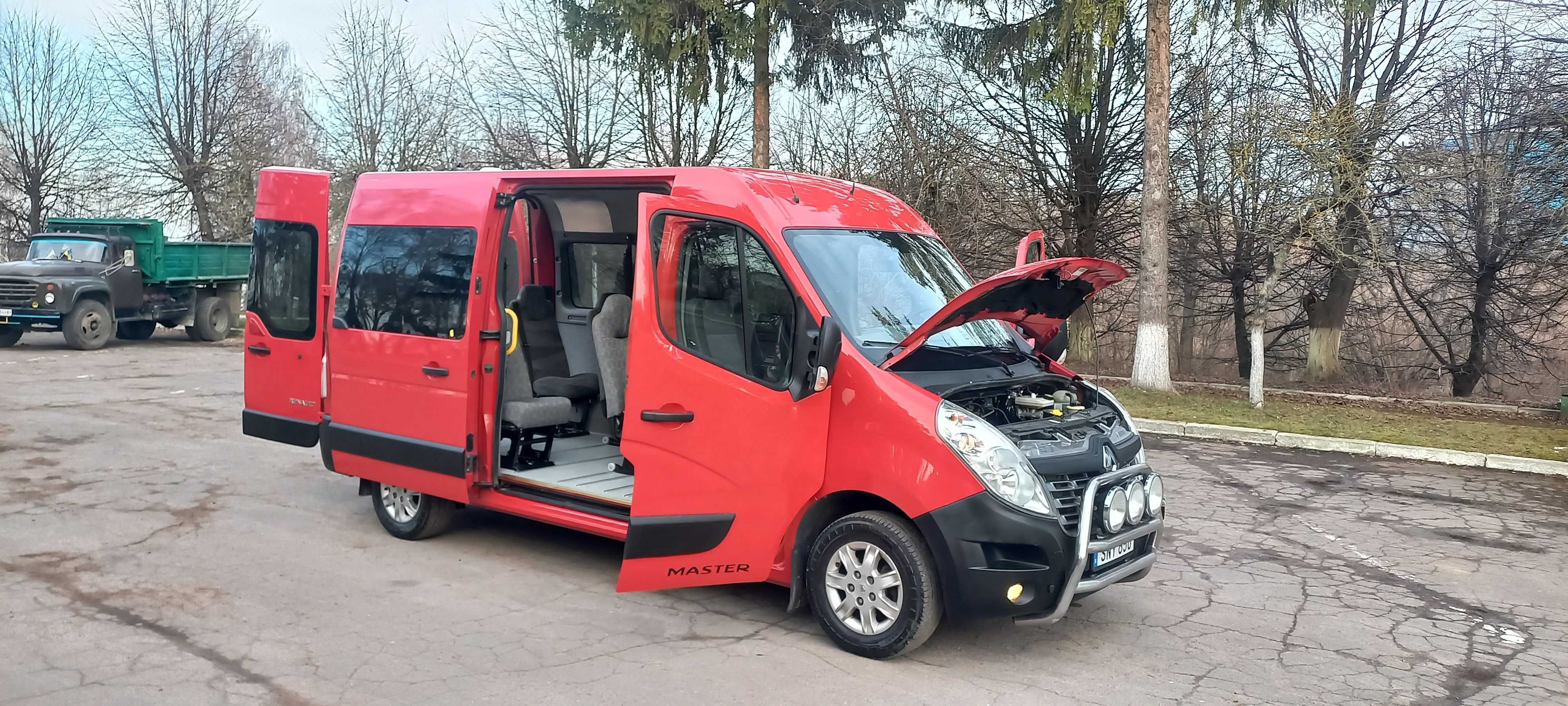 Автобус Renault Master 2015р 8+1 м