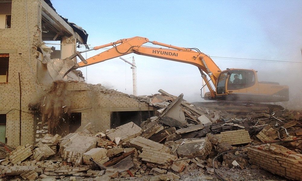 Демонтаж будинків дач сараїв заводів вивіз сміття на звалище