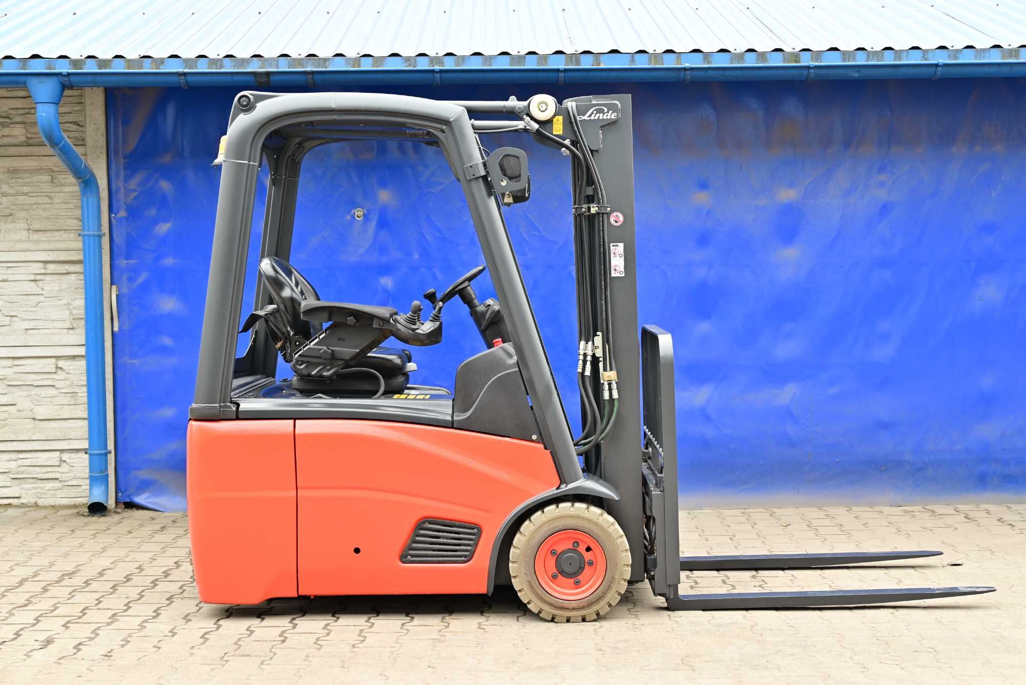 Wózek widłowy Linde E15 Triplex 410 cm 1394 mth Bat.2021 rok FHP 370