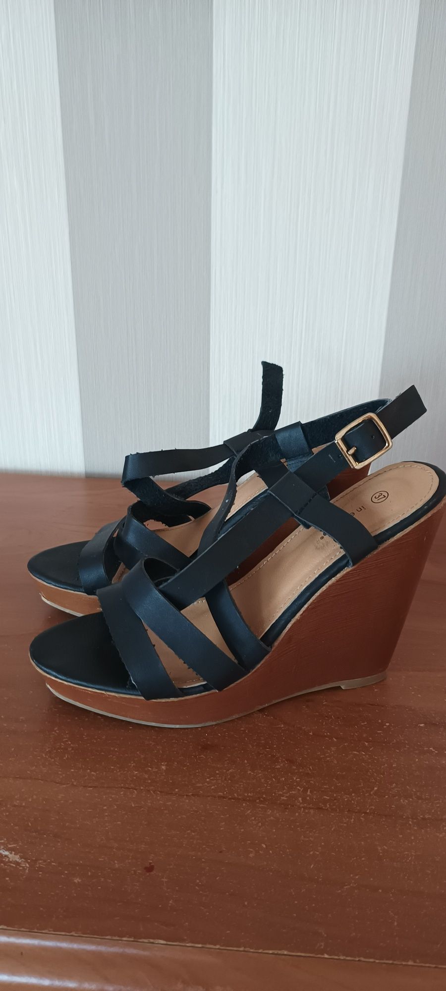 Buty damskie na koturnie rozm 37