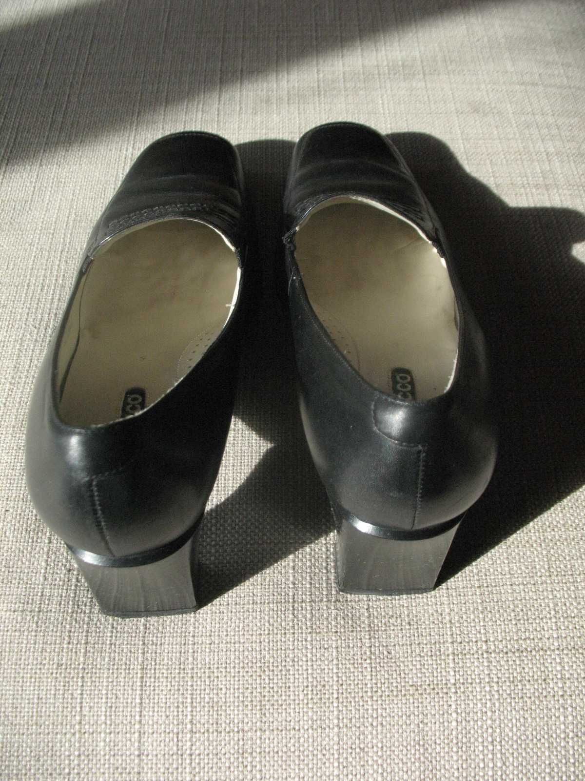 eleganckie damskie buty Ecco, półbuty czarne, skóra , rozm.38 stan bdb