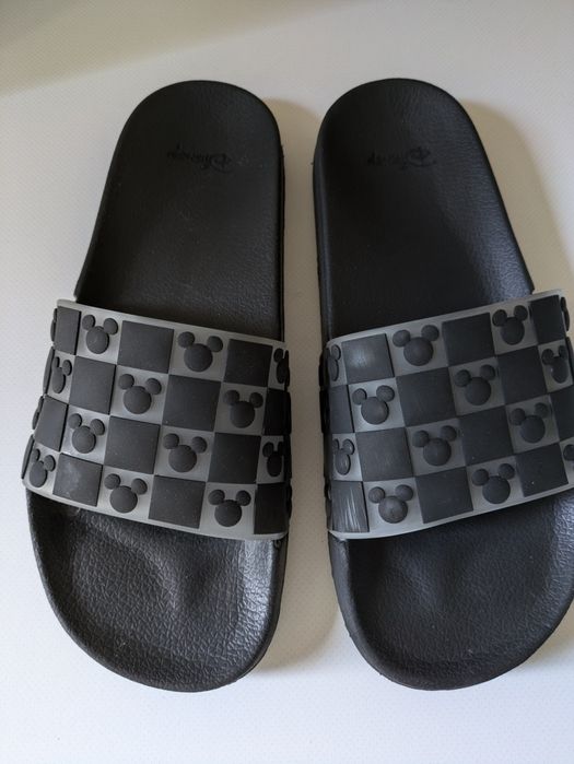 Czarne klapki Mickey Mouse 39