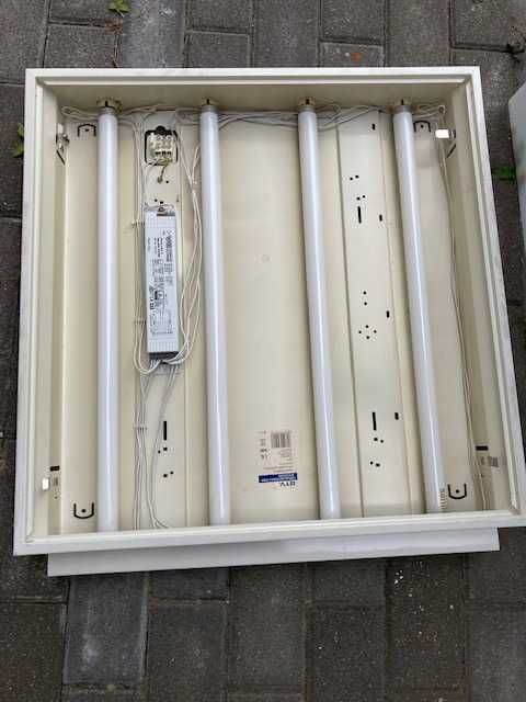 oprawa rastrowa E-418W wpuszczana plafon VOSSLOH SCHWABE 60x60 biały
