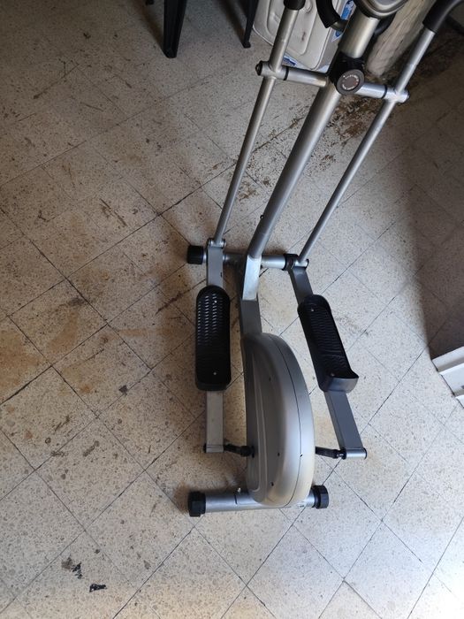 Elíptica em bom estado