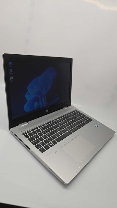Portatil HP i5 8th gen, 8Gb RAM, SSD+HDD