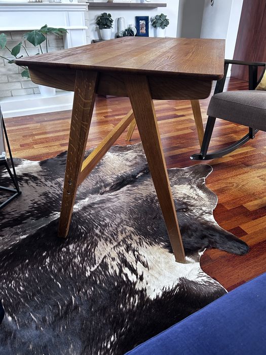 Drewniane biurko z szufladami