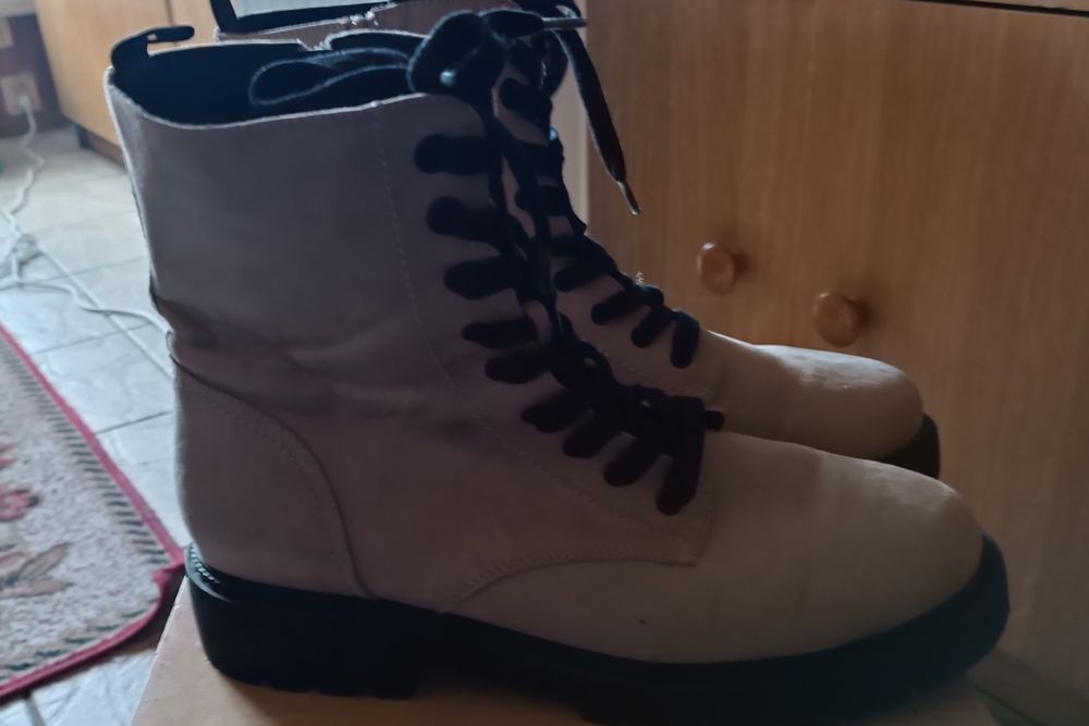 Buty damskie sznurowane