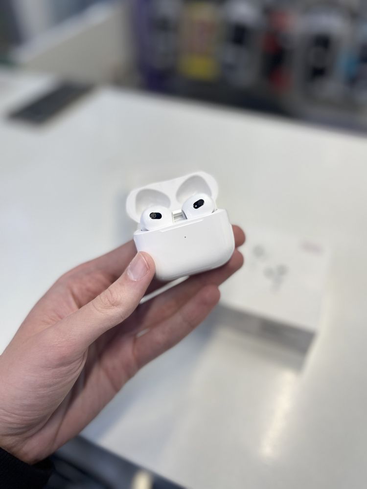 Безпровідні навушники Apple AirPods 3