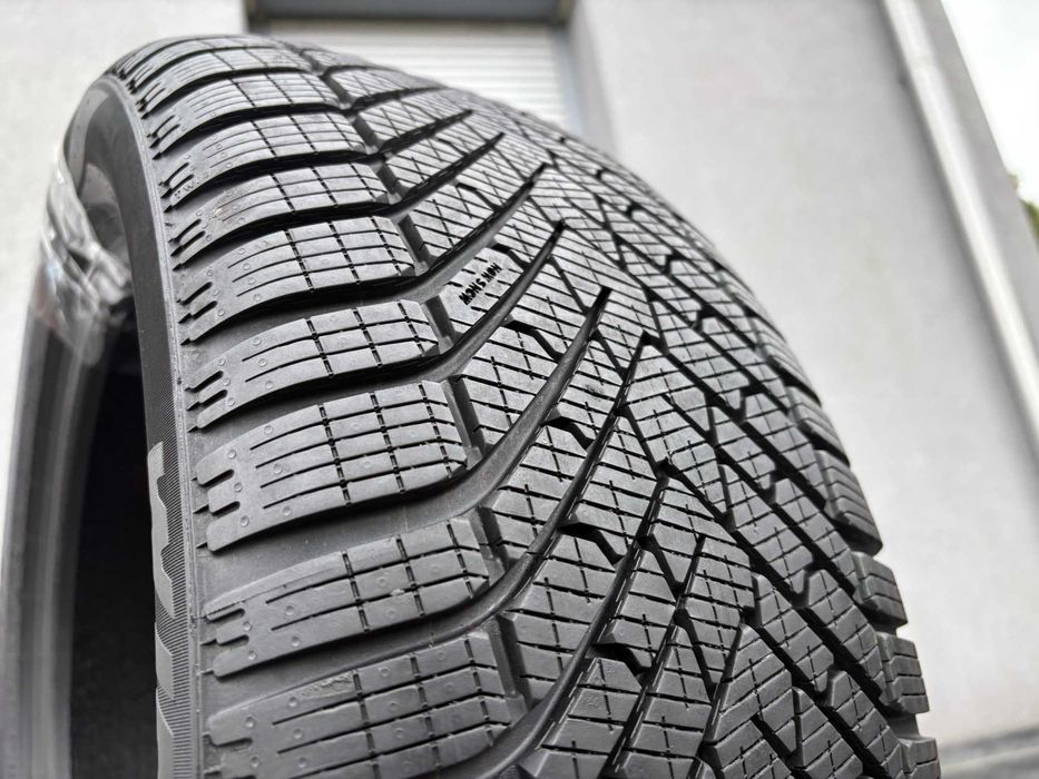 2szt zimowe 255/45R19 Pirelli 7,8mm 2024r świetny stan! Z931 gwarancja
